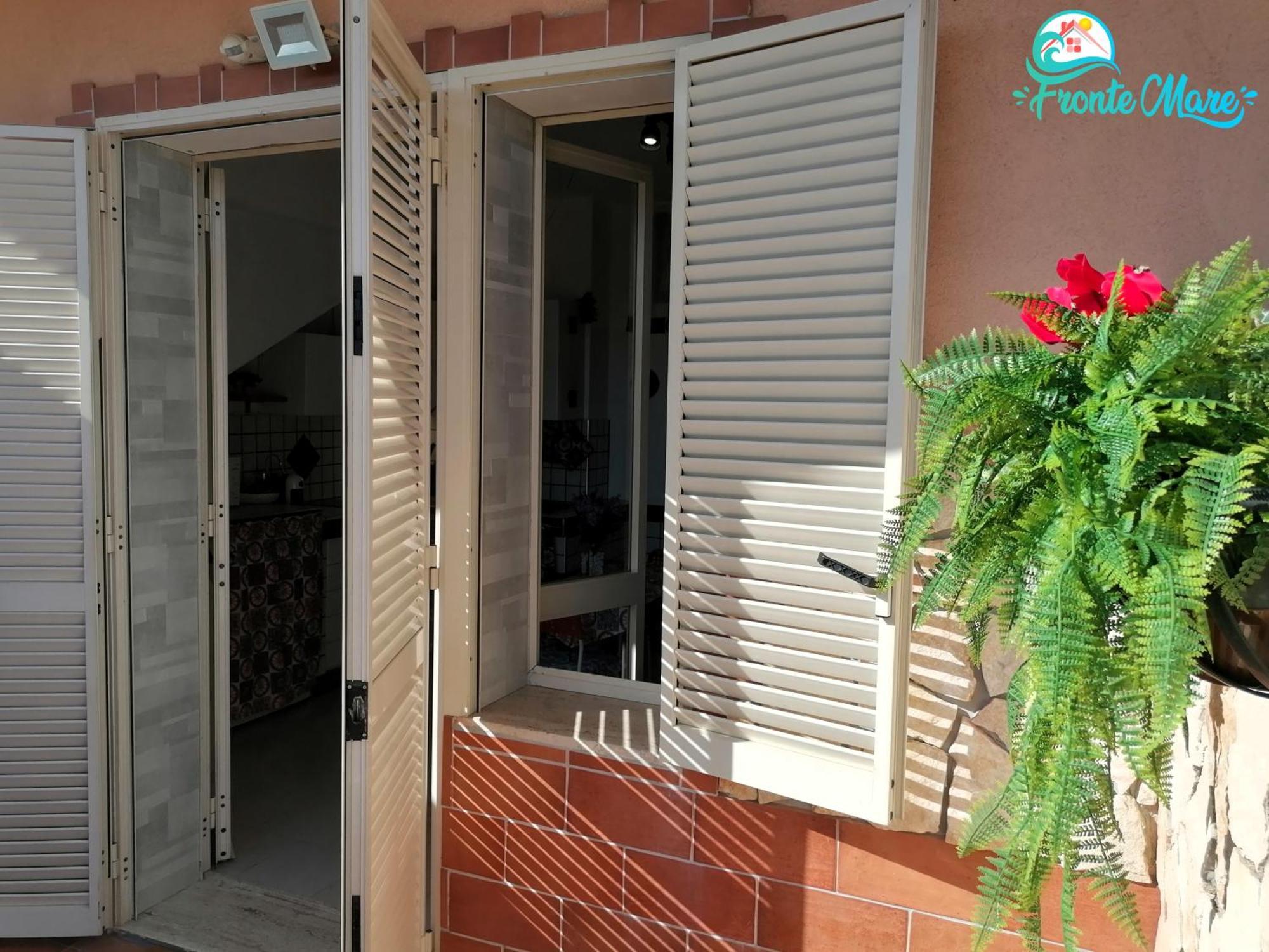 Casa Fronte Mare Villa Santa Teresa Di Riva Exterior foto
