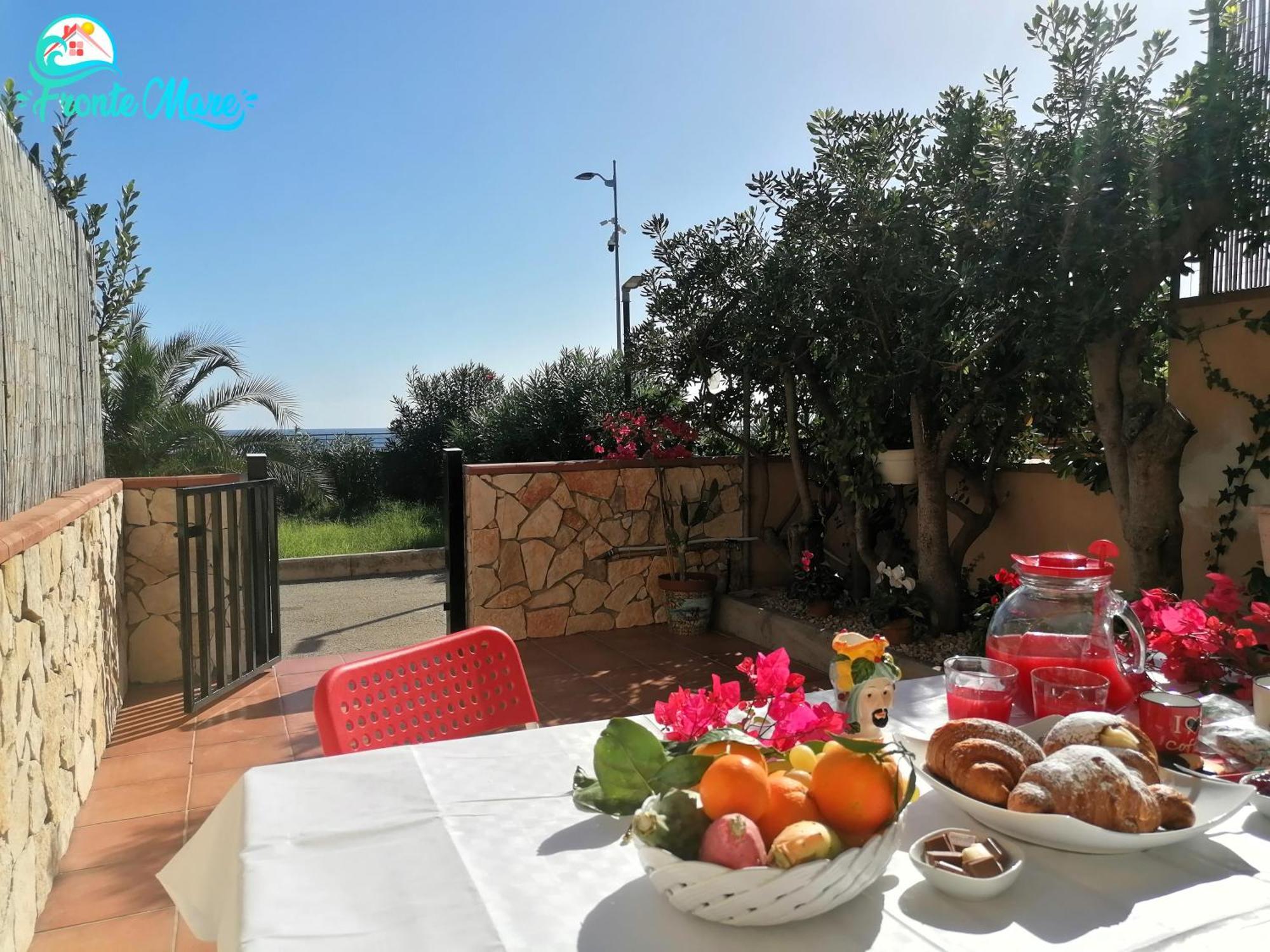 Casa Fronte Mare Villa Santa Teresa Di Riva Exterior foto